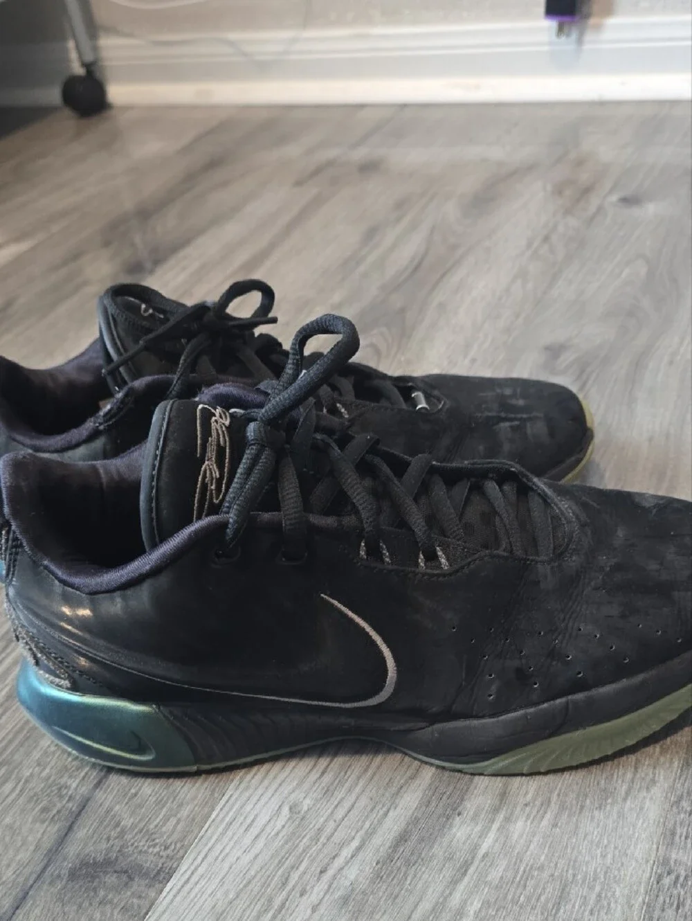 Lebron 21 Tahitian Colorway